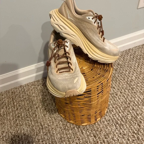 HOKA ONE ONE Bondi 8 Women’s Running Shoe, 8.5 M - Picture 2 of 11